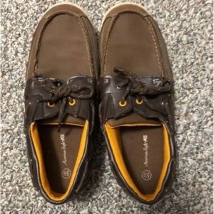 Boys Size 5.5 Brown Leather Loafer